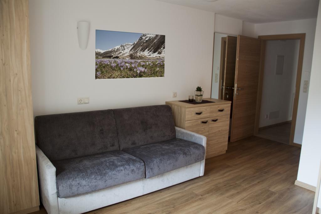 Garni Appartement Alpenresidence كاديبيترا الغرفة الصورة