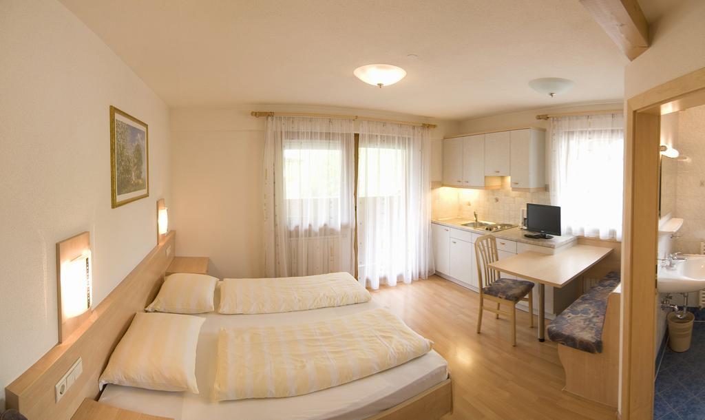 Garni Appartement Alpenresidence كاديبيترا الغرفة الصورة
